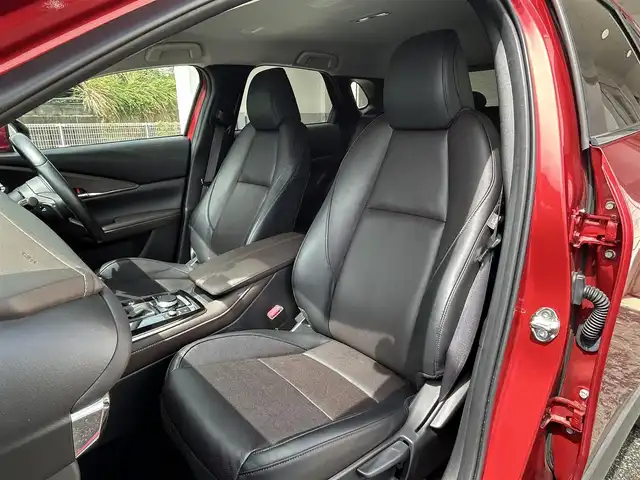 マツダ ＣＸ－３０ 20S Lパッケージ 愛知県 2019(令1)年 3.3万km ソウルレッドクリスタルM 純正メモリナビ/フルセグテレビ/バックカメラ/アラウンドビュー/アイドリングストップ/ウィンカーミラー/クルーズコントロール/プッシュスタート/パワーバックドア/ETC/レザーステアリング/パドルシフト/シートヒーター