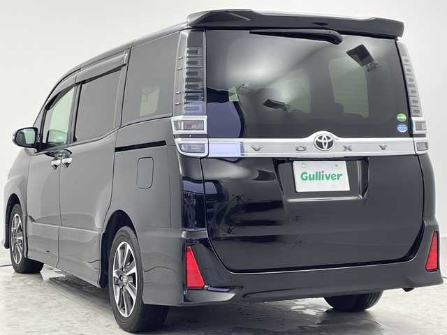 トヨタ ヴォクシー ZS 煌 茨城県 2018(平30)年 6.9万km ブラック 純正メモリナビフルセグTV/バックカメラ/ETC/ドライブレコーダー/両側パワースライドドア/純正16インチアルミ/クルーズコントロール/プッシュスタート/アイドリングストップ/保証書・取説