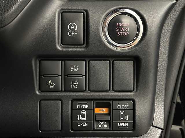 トヨタ ヴォクシー ZS 煌 茨城県 2018(平30)年 6.9万km ブラック 純正メモリナビフルセグTV/バックカメラ/ETC/ドライブレコーダー/両側パワースライドドア/純正16インチアルミ/クルーズコントロール/プッシュスタート/アイドリングストップ/保証書・取説