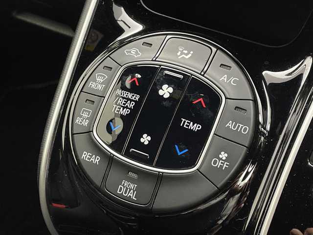 トヨタ ヴォクシー ZS 煌 茨城県 2018(平30)年 6.9万km ブラック 純正メモリナビフルセグTV/バックカメラ/ETC/ドライブレコーダー/両側パワースライドドア/純正16インチアルミ/クルーズコントロール/プッシュスタート/アイドリングストップ/保証書・取説