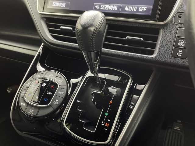 トヨタ ヴォクシー ZS 煌 茨城県 2018(平30)年 6.9万km ブラック 純正メモリナビフルセグTV/バックカメラ/ETC/ドライブレコーダー/両側パワースライドドア/純正16インチアルミ/クルーズコントロール/プッシュスタート/アイドリングストップ/保証書・取説