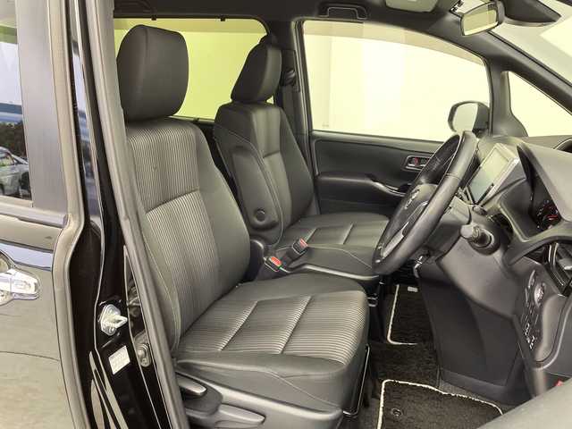 トヨタ ヴォクシー ZS 煌 茨城県 2018(平30)年 6.9万km ブラック 純正メモリナビフルセグTV/バックカメラ/ETC/ドライブレコーダー/両側パワースライドドア/純正16インチアルミ/クルーズコントロール/プッシュスタート/アイドリングストップ/保証書・取説