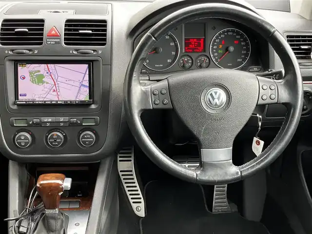 フォルクスワーゲン ジェッタ 2．0TSI スポーツライン 山口県 2008(平20)年 7.2万km シルバー 社外HDDナビ＆/フルセグTV＆バックカメラ/フロアマット/純正フォグランプ/純正17インチアルミ/オートライト/パドルシフト/運転席パワーシート/＆フロントシートヒーター/ETC