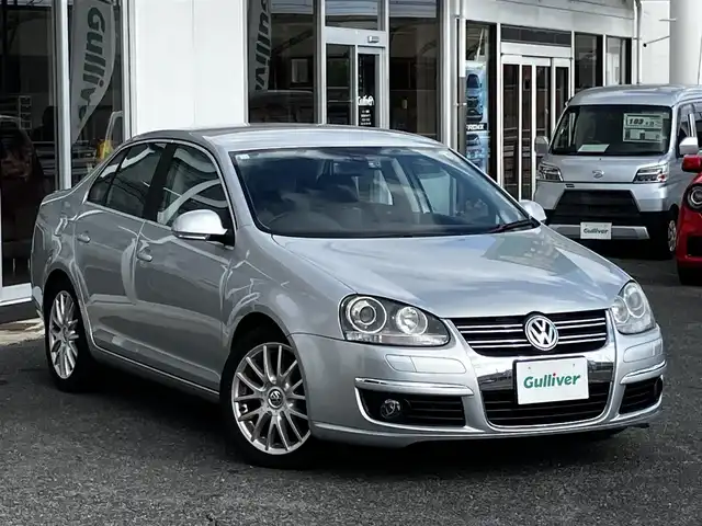 フォルクスワーゲン ジェッタ 2．0TSI スポーツライン 山口県 2008(平20)年 7.2万km シルバー 社外HDDナビ＆/フルセグTV＆バックカメラ/フロアマット/純正フォグランプ/純正17インチアルミ/オートライト/パドルシフト/運転席パワーシート/＆フロントシートヒーター/ETC