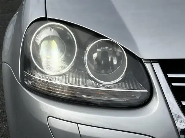 フォルクスワーゲン ジェッタ 2．0TSI スポーツライン 山口県 2008(平20)年 7.2万km シルバー 社外HDDナビ＆/フルセグTV＆バックカメラ/フロアマット/純正フォグランプ/純正17インチアルミ/オートライト/パドルシフト/運転席パワーシート/＆フロントシートヒーター/ETC