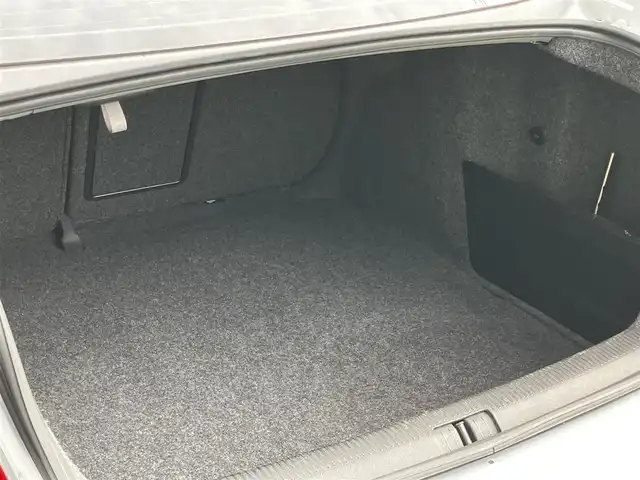 フォルクスワーゲン ジェッタ 2．0TSI スポーツライン 山口県 2008(平20)年 7.2万km シルバー 社外HDDナビ＆/フルセグTV＆バックカメラ/フロアマット/純正フォグランプ/純正17インチアルミ/オートライト/パドルシフト/運転席パワーシート/＆フロントシートヒーター/ETC