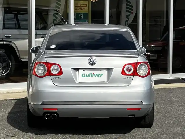 フォルクスワーゲン ジェッタ 2．0TSI スポーツライン 山口県 2008(平20)年 7.2万km シルバー 社外HDDナビ＆/フルセグTV＆バックカメラ/フロアマット/純正フォグランプ/純正17インチアルミ/オートライト/パドルシフト/運転席パワーシート/＆フロントシートヒーター/ETC