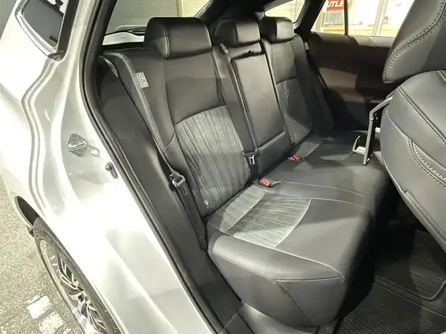 トヨタ ハリアー G 大阪府 2023(令5)年 3.7万km プラチナホワイトパールマイカ １オーナー/純正ナビ/（フルセグ／ＢＴ／ＣＤ／ＤＶＤ）/バックカメラ/レーダークルーズコントロール/衝突軽減装置/レーンキープ/横滑り装置/ハーフレザーシート/運転席パワーシート/電動リアゲート/社外20インチＡＷ(TZ)/前後ドラレコ/ＥＴＣ２．０/保証書/スペアキー　1本