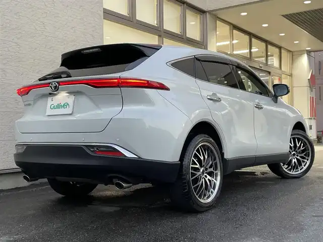 トヨタ ハリアー G 大阪府 2023(令5)年 3.7万km プラチナホワイトパールマイカ １オーナー/純正ナビ/（フルセグ／ＢＴ／ＣＤ／ＤＶＤ）/バックカメラ/レーダークルーズコントロール/衝突軽減装置/レーンキープ/横滑り装置/ハーフレザーシート/運転席パワーシート/電動リアゲート/社外20インチＡＷ(TZ)/前後ドラレコ/ＥＴＣ２．０/保証書/スペアキー　1本