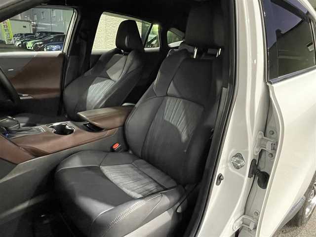 トヨタ ハリアー G 大阪府 2023(令5)年 3.7万km プラチナホワイトパールマイカ ワンオーナー/純正12.3型ナビ/フルセグTV BT HDMI USB Miracast/バックカメラ/TVキャンセラー/デジタルインナーミラー/パワーバックドア/コーナーセンサー/衝突被害軽減ブレーキ/レーダークルーズコントロール/レーンアシスト/ブラインドスポットモニタ/オートマチックハイビーム/LEDオートヘッドライト/フォグライト/ハーフレザーシート/パワーシート/前後ドラレコ/社外スピーカー/社外20インチアルミホイール/2.0ETC/スマートキー 2個/W サイド カーテン ニー エアバッグ/保証書/禁煙車