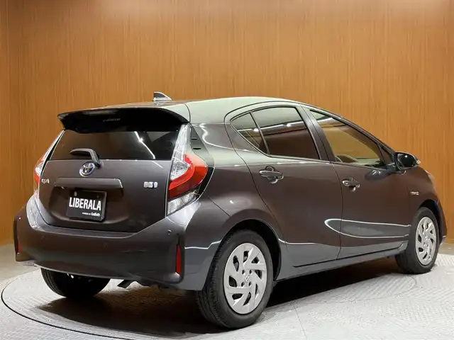 トヨタ アクア S 千葉県 2018(平30)年 11.6万km グレーメタリック 社外ナビ/バックカメラ/Bluetooth/AppleCarPlay/AndroidAuto/USB/プリクラッシュセーフティ/LDA/PKSB/先行車発進告知/オートマチックハイビーム/ヘッドライトレベライザー/ETC/電動格納ウィンカーミラー/プッシュスタート/スマートキー/純正フロアマット/前後ドライブレコーダー