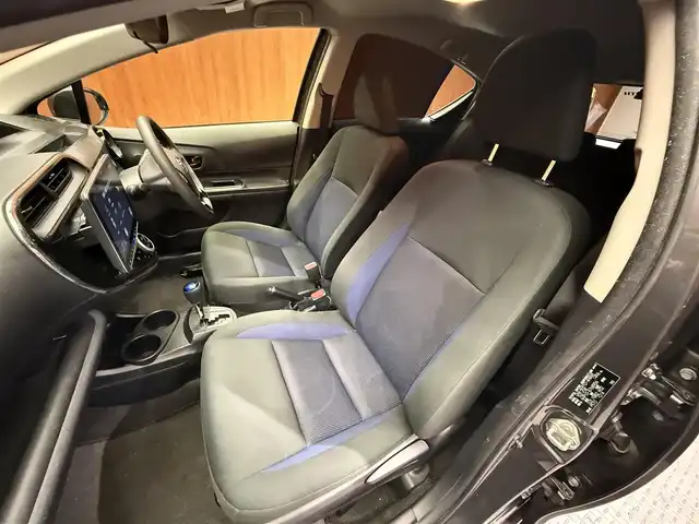 トヨタ アクア S 千葉県 2018(平30)年 11.6万km グレーメタリック 社外ナビ/バックカメラ/Bluetooth/AppleCarPlay/AndroidAuto/USB/プリクラッシュセーフティ/LDA/PKSB/先行車発進告知/オートマチックハイビーム/ヘッドライトレベライザー/ETC/電動格納ウィンカーミラー/プッシュスタート/スマートキー/純正フロアマット/前後ドライブレコーダー