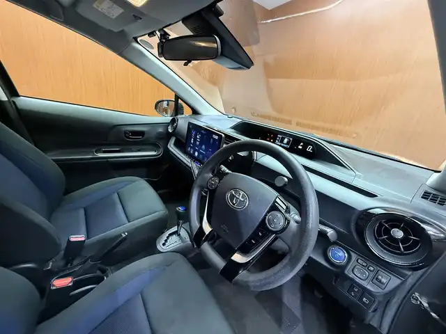 トヨタ アクア S 千葉県 2018(平30)年 11.6万km グレーメタリック 社外ナビ/バックカメラ/Bluetooth/AppleCarPlay/AndroidAuto/USB/プリクラッシュセーフティ/LDA/PKSB/先行車発進告知/オートマチックハイビーム/ヘッドライトレベライザー/ETC/電動格納ウィンカーミラー/プッシュスタート/スマートキー/純正フロアマット/前後ドライブレコーダー