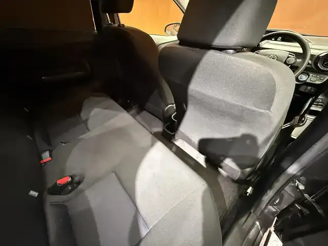 トヨタ アクア S 千葉県 2018(平30)年 11.6万km グレーメタリック 社外ナビ/バックカメラ/Bluetooth/AppleCarPlay/AndroidAuto/USB/プリクラッシュセーフティ/LDA/PKSB/先行車発進告知/オートマチックハイビーム/ヘッドライトレベライザー/ETC/電動格納ウィンカーミラー/プッシュスタート/スマートキー/純正フロアマット/前後ドライブレコーダー