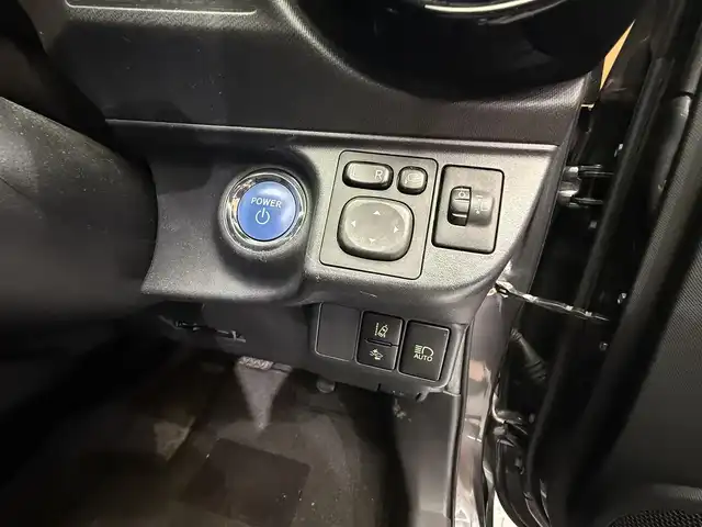 トヨタ アクア S 千葉県 2018(平30)年 11.6万km グレーメタリック 社外ナビ/バックカメラ/Bluetooth/AppleCarPlay/AndroidAuto/USB/プリクラッシュセーフティ/LDA/PKSB/先行車発進告知/オートマチックハイビーム/ヘッドライトレベライザー/ETC/電動格納ウィンカーミラー/プッシュスタート/スマートキー/純正フロアマット/前後ドライブレコーダー