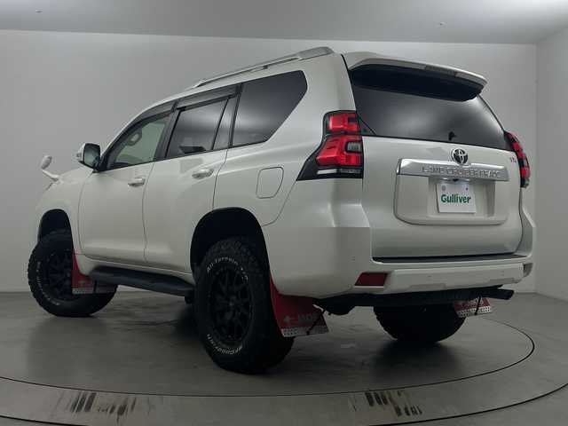 トヨタ ランドクルーザー プラド TX Lパッケージ 埼玉県 2020(令2)年 4.3万km ホワイトパールクリスタルシャイン サンルーフ　/社外ナビ　/コーナーセンサー　/レーンキープアシスト　/バックカメラ　/前席パワーシート　/シートヒータ/エアシート　/先行車発進お知らせ機能　/社外ＥＴＣ　/前後ドライブレコーダー　/社外アルミホイール/ルーフレール/ドアバイザー/ウインカーミラー/フォグランプ/純正フロアマット/革巻きハンドル/プッシュスタート/スマートキー