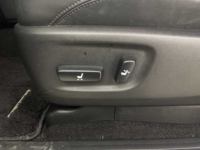 トヨタ ランドクルーザー プラド TX Lパッケージ 埼玉県 2020(令2)年 4.3万km ホワイトパールクリスタルシャイン サンルーフ　/社外ナビ　/コーナーセンサー　/レーンキープアシスト　/バックカメラ　/前席パワーシート　/シートヒータ/エアシート　/先行車発進お知らせ機能　/社外ＥＴＣ　/前後ドライブレコーダー　/社外アルミホイール/ルーフレール/ドアバイザー/ウインカーミラー/フォグランプ/純正フロアマット/革巻きハンドル/プッシュスタート/スマートキー