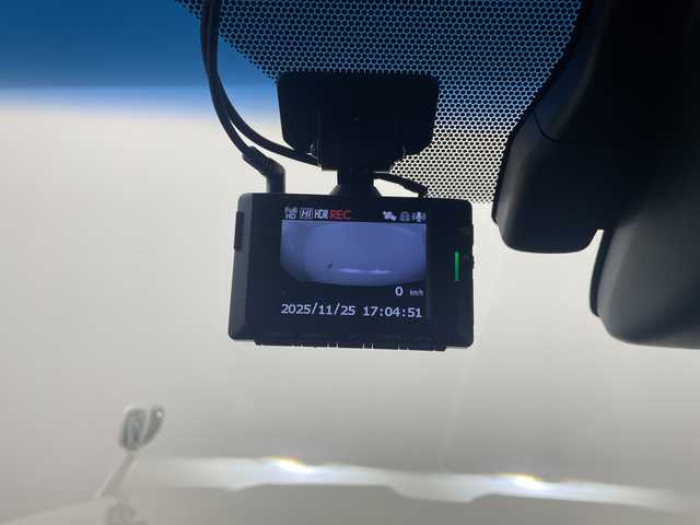 トヨタ ランドクルーザー プラド TX Lパッケージ 埼玉県 2020(令2)年 4.3万km ホワイトパールクリスタルシャイン サンルーフ　/社外ナビ　/コーナーセンサー　/レーンキープアシスト　/バックカメラ　/前席パワーシート　/シートヒータ/エアシート　/先行車発進お知らせ機能　/社外ＥＴＣ　/前後ドライブレコーダー　/社外アルミホイール/ルーフレール/ドアバイザー/ウインカーミラー/フォグランプ/純正フロアマット/革巻きハンドル/プッシュスタート/スマートキー