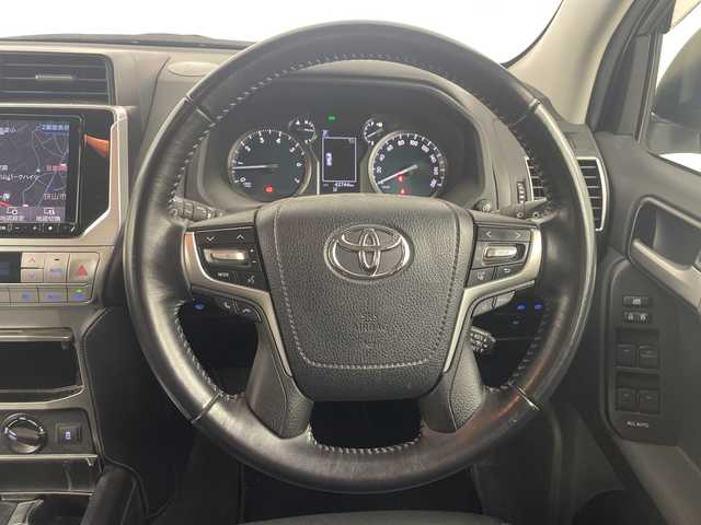 トヨタ ランドクルーザー プラド TX Lパッケージ 埼玉県 2020(令2)年 4.3万km ホワイトパールクリスタルシャイン サンルーフ　/社外ナビ　/コーナーセンサー　/レーンキープアシスト　/バックカメラ　/前席パワーシート　/シートヒータ/エアシート　/先行車発進お知らせ機能　/社外ＥＴＣ　/前後ドライブレコーダー　/社外アルミホイール/ルーフレール/ドアバイザー/ウインカーミラー/フォグランプ/純正フロアマット/革巻きハンドル/プッシュスタート/スマートキー