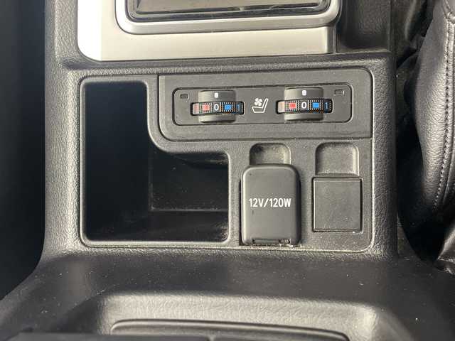 トヨタ ランドクルーザー プラド TX Lパッケージ 埼玉県 2020(令2)年 4.3万km ホワイトパールクリスタルシャイン サンルーフ　/社外ナビ　/コーナーセンサー　/レーンキープアシスト　/バックカメラ　/前席パワーシート　/シートヒータ/エアシート　/先行車発進お知らせ機能　/社外ＥＴＣ　/前後ドライブレコーダー　/社外アルミホイール/ルーフレール/ドアバイザー/ウインカーミラー/フォグランプ/純正フロアマット/革巻きハンドル/プッシュスタート/スマートキー