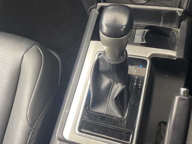 トヨタ ランドクルーザー プラド TX Lパッケージ 埼玉県 2020(令2)年 4.3万km ホワイトパールクリスタルシャイン サンルーフ　/社外ナビ　/コーナーセンサー　/レーンキープアシスト　/バックカメラ　/前席パワーシート　/シートヒータ/エアシート　/先行車発進お知らせ機能　/社外ＥＴＣ　/前後ドライブレコーダー　/社外アルミホイール/ルーフレール/ドアバイザー/ウインカーミラー/フォグランプ/純正フロアマット/革巻きハンドル/プッシュスタート/スマートキー