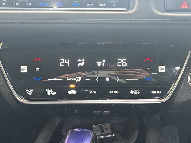 ホンダ ヴェゼル ハイブリッド Z ホンダセンシング 高知県 2017(平29)年 9.3万km ホワイトオーキッドパール ホンダセンシング/純正9インチナビ/（Bluetoothオーディオ/フルセグTV/CD/DVD）/アップルカープレイ/バックカメラ/ETC/ドラレコ/シートヒーター/オートライト/ステアリングスイッチ/クルコン/スマートキー/純正フロアマット