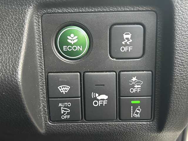 ホンダ ヴェゼル ハイブリッド Z ホンダセンシング 高知県 2017(平29)年 9.3万km ホワイトオーキッドパール ホンダセンシング/純正9インチナビ/（Bluetoothオーディオ/フルセグTV/CD/DVD）/アップルカープレイ/バックカメラ/ETC/ドラレコ/シートヒーター/オートライト/ステアリングスイッチ/クルコン/スマートキー/純正フロアマット