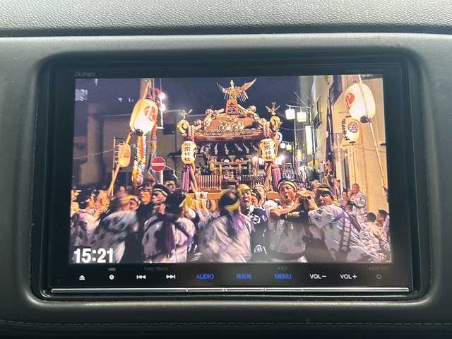 ホンダ ヴェゼル ハイブリッド Z ホンダセンシング 高知県 2017(平29)年 9.3万km ホワイトオーキッドパール ホンダセンシング/純正9インチナビ/（Bluetoothオーディオ/フルセグTV/CD/DVD）/アップルカープレイ/バックカメラ/ETC/ドラレコ/シートヒーター/オートライト/ステアリングスイッチ/クルコン/スマートキー/純正フロアマット