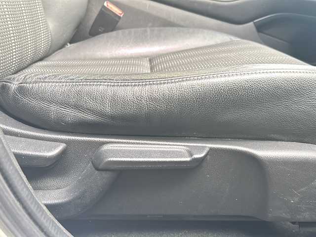 ホンダ ヴェゼル ハイブリッド Z ホンダセンシング 高知県 2017(平29)年 9.3万km ホワイトオーキッドパール ホンダセンシング/純正9インチナビ/（Bluetoothオーディオ/フルセグTV/CD/DVD）/アップルカープレイ/バックカメラ/ETC/ドラレコ/シートヒーター/オートライト/ステアリングスイッチ/クルコン/スマートキー/純正フロアマット