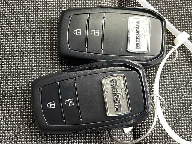 ミツオカ ミツオカ ビュート ストーリー 15DX 栃木県 2024(令6)年 0.3万km ライトブルー ワンオーナー/特別仕様色（ターコイズブルーメタリック）/トヨタ純正ナビ/(フルセグ・Bluetooth)/バックカメラ/衝突軽減ブレーキ/レーンキープアシスト/オートハイビーム/オートクルーズコントロール/前後コーナーセンサー/LEDヘッドライト/オートライト/前後ドライブレコーダー/ビルトインETC/スペアキー/スマートキー/取扱説明書/保証書