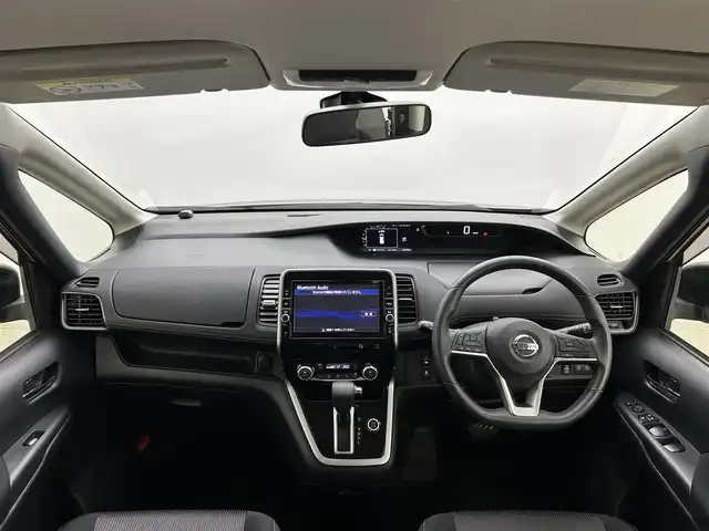日産 セレナ ハイウェイスター Vセレクション 岡山県 2018(平30)年 7万km マルーンレッド 純正９インチナビ/【Bluetooth/フルセグTV/CD/DVD/Blu-ray】/エマージェンシーブレーキ/アラウンドビューモニター/両側電動スライド/クルーズコントロール/純正ドライブレコーダー（前）/ビルトインＥＴＣ/ＬＥＤヘッドライト/フォグランプ/オートライト/純正フロアマット/踏み間違い防止/ISOFIX/後席サンシェイド/ステアリングスイッチ/チルトステアリング/シートリフター/シートバックテーブル/ウインカーミラー/ドアバイザー