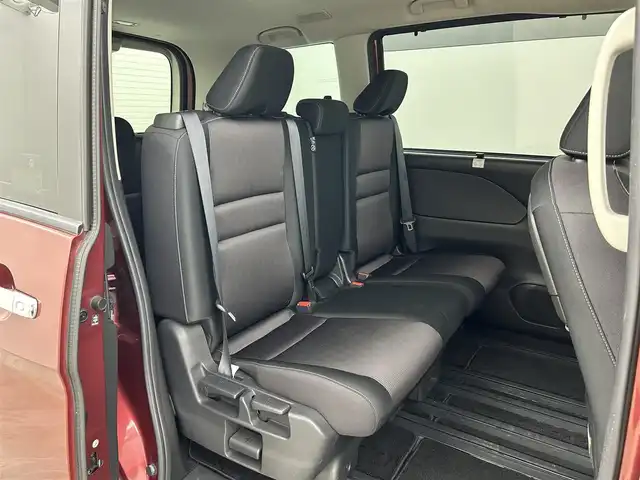 日産 セレナ ハイウェイスター Vセレクション 岡山県 2018(平30)年 7万km マルーンレッド 純正９インチナビ/【Bluetooth/フルセグTV/CD/DVD/Blu-ray】/エマージェンシーブレーキ/アラウンドビューモニター/両側電動スライド/クルーズコントロール/純正ドライブレコーダー（前）/ビルトインＥＴＣ/ＬＥＤヘッドライト/フォグランプ/オートライト/純正フロアマット/踏み間違い防止/ISOFIX/後席サンシェイド/ステアリングスイッチ/チルトステアリング/シートリフター/シートバックテーブル/ウインカーミラー/ドアバイザー