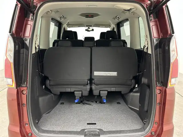 日産 セレナ ハイウェイスター Vセレクション 岡山県 2018(平30)年 7万km マルーンレッド 純正９インチナビ/【Bluetooth/フルセグTV/CD/DVD/Blu-ray】/エマージェンシーブレーキ/アラウンドビューモニター/両側電動スライド/クルーズコントロール/純正ドライブレコーダー（前）/ビルトインＥＴＣ/ＬＥＤヘッドライト/フォグランプ/オートライト/純正フロアマット/踏み間違い防止/ISOFIX/後席サンシェイド/ステアリングスイッチ/チルトステアリング/シートリフター/シートバックテーブル/ウインカーミラー/ドアバイザー