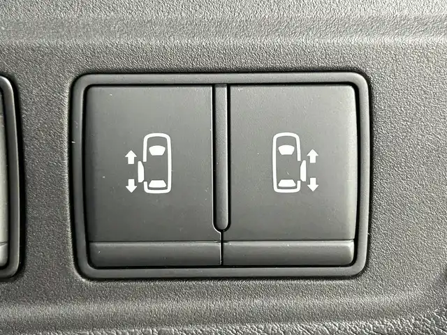 日産 セレナ ハイウェイスター Vセレクション 岡山県 2018(平30)年 7万km マルーンレッド 純正９インチナビ/【Bluetooth/フルセグTV/CD/DVD/Blu-ray】/エマージェンシーブレーキ/アラウンドビューモニター/両側電動スライド/クルーズコントロール/純正ドライブレコーダー（前）/ビルトインＥＴＣ/ＬＥＤヘッドライト/フォグランプ/オートライト/純正フロアマット/踏み間違い防止/ISOFIX/後席サンシェイド/ステアリングスイッチ/チルトステアリング/シートリフター/シートバックテーブル/ウインカーミラー/ドアバイザー