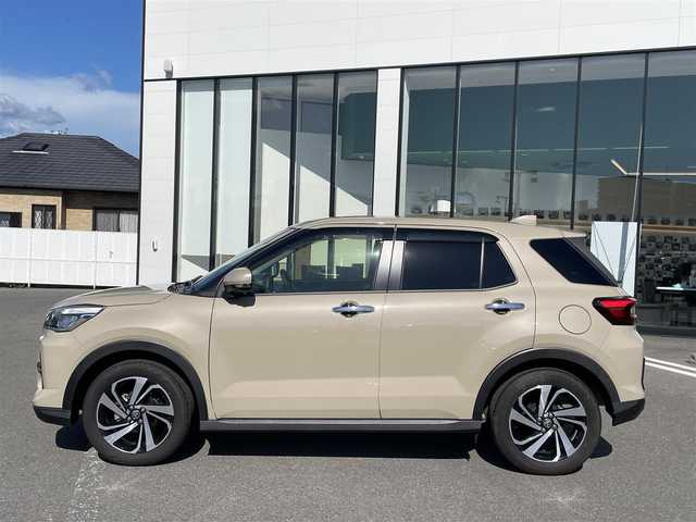 トヨタ ライズ Z 長崎県 2023(令5)年 1.4万km ナチュラルベージュマイカM ワンオーナー/全方位カメラ/純正9型ディスプレイオーディオ/トヨタセーフティセンス/スペアキー/前席シートヒーター/ブラインドスポットモニター/レーダークルーズコントロール/ETC/クリアランスソナー/レーンキープアシスト/ステアリングスイッチ/アイドリングストップ/オートライト/LEDヘッドライト/新車保証書/取扱説明書