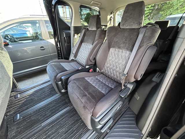 トヨタ ヴェルファイア Z Aエディション 静岡県 2019(平31)年 5.8万km ブラック 純正ディーラーOPナビ【CD/DVD/BT/フルセグTV】/純正フリップダウンモニター/トヨタセーフティセンス/プリクラッシュセーフティ/横滑り防止装置/レーダークルーズコントロール/バックカメラ/ビルトインETC/ドライブレコーダー/アイドリングストップ/GPS（Laser)/ECOMODE/両側パワースライドドア/N席/２列目オットマン/ブレーキホールド/MTモード付AT/プッシュスタート/スマートキー/LEDヘッドライト/オートライト/フォグランプ/電動格納ミラー/ウィンカーミラー/純正フロアマット/ドアバイザー/スペアキー１