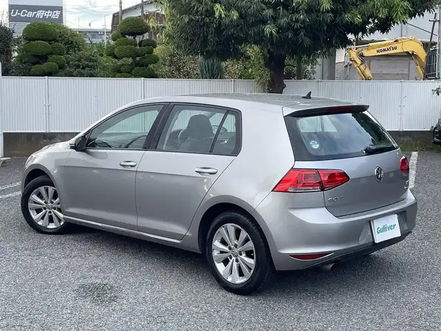 フォルクスワーゲン ゴルフ TSI コンフォートライン BM 東京都 2015(平27)年 7.9万km グレー ワンオーナー/純正ナビ/フルセグTV/Bluetoothオーディオ/DVD再生/バックカメラ/ETC2.0/純正16インチAW/アダプティブクルーズ/フロントアシスト/ブレーキオートホールド/HIDヘッドランプ/新車保証書/取扱説明書/スペアキー