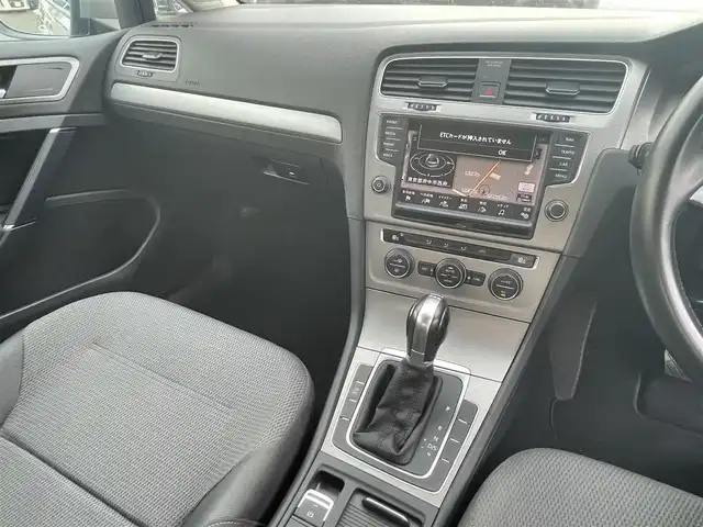 フォルクスワーゲン ゴルフ TSI コンフォートライン BM 東京都 2015(平27)年 7.9万km グレー ワンオーナー/純正ナビ/フルセグTV/Bluetoothオーディオ/DVD再生/バックカメラ/ETC2.0/純正16インチAW/アダプティブクルーズ/フロントアシスト/ブレーキオートホールド/HIDヘッドランプ/新車保証書/取扱説明書/スペアキー