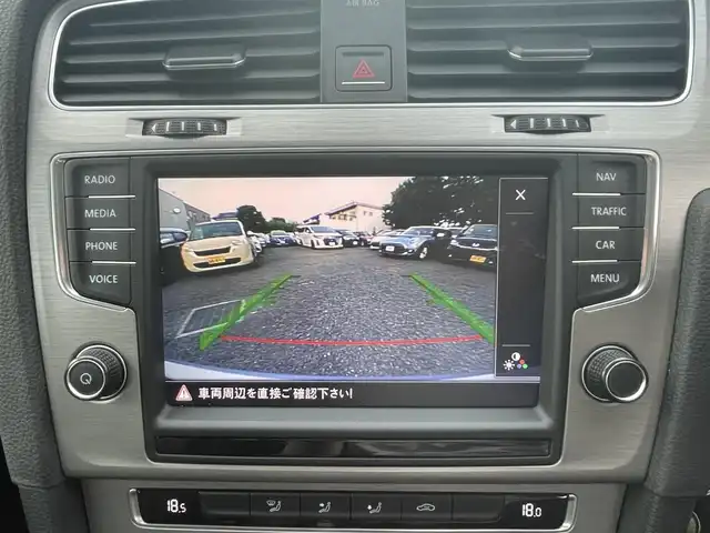 フォルクスワーゲン ゴルフ TSI コンフォートライン BM 東京都 2015(平27)年 7.9万km グレー ワンオーナー/純正ナビ/フルセグTV/Bluetoothオーディオ/DVD再生/バックカメラ/ETC2.0/純正16インチAW/アダプティブクルーズ/フロントアシスト/ブレーキオートホールド/HIDヘッドランプ/新車保証書/取扱説明書/スペアキー