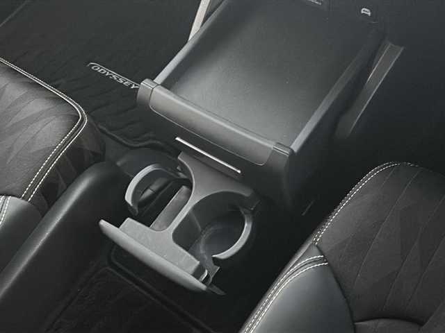 ホンダ オデッセイ ハイブリッド アブソルート ホンダセンシング 静岡県 2019(令1)年 7.9万km クリスタルブラックパール /ワンオーナー//純正ナビ/地デジTV//純正CD/DVD/Bluetooth//バックカメラ//フリップダウンリアモニター//両側パワースライドドア//ホンダセンシング//レーダークルーズコントロール//純正17インチAW//オートライト//LEDヘッドライト//スマートキー//保証書//取説