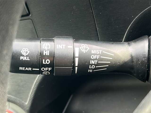 トヨタ アクア S 山形県 2013(平25)年 7.7万km ブラックマイカ 寒冷地仕様/横滑り防止装置/社外SDナビ/（Bluetooth/CD/DVD/フルセグ)/バックカメラ/オートライト/フォグランプ/DN席シートヒーター/ステアリングスイッチ/ETC/社外AW/純正フロアマット/電動格納ウィンカーミラー/スマートキー/ドアバイザー