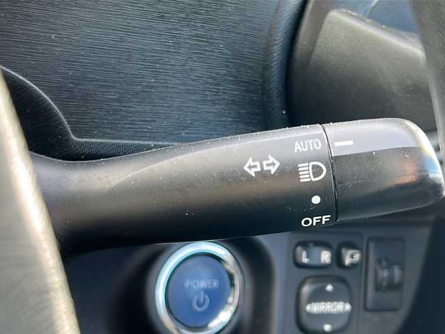 トヨタ アクア S 山形県 2013(平25)年 7.7万km ブラックマイカ 寒冷地仕様/横滑り防止装置/社外SDナビ/（Bluetooth/CD/DVD/フルセグ)/バックカメラ/オートライト/フォグランプ/DN席シートヒーター/ステアリングスイッチ/ETC/社外AW/純正フロアマット/電動格納ウィンカーミラー/スマートキー/ドアバイザー