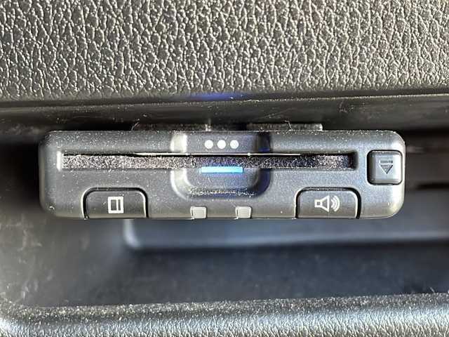 ダイハツ ムーヴ キャンバス ストライプス G ターボ 山口県 2022(令4)年 4.2万km シャイニングホワイトパール/ファインミントメタリック 純正7インチSDナビ　【NMZN-W72D】/・Bluetooth接続/・フルセグTV/・AM/FM/アラウンドビューモニター/ETC/ドライブレコーダー/スマートアシスト/・衝突警報機能/・誤発進抑制制御機能/・ブラインドスポットモニター/・路側逸脱警報機能/・ふらつき警報/・車線逸脱警報機能/・先行車発進お知らせ機能/・標識認識機能/・アダプティブクルーズコントロール/スマートキー/プッシュスタート/スペアキー1本/シートヒーター/電子パーキング/USB入力端子/ドリンクヒーター/ドアバイザー/取り扱い説明書/保証書