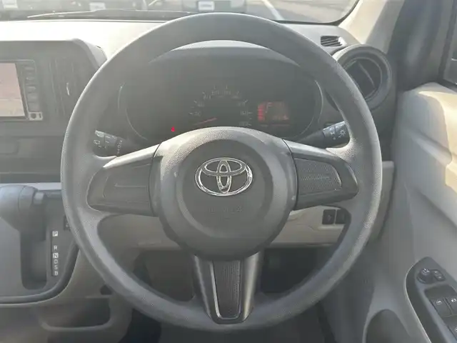 トヨタ パッソ X Lパッケージ S 愛媛県 2018(平30)年 1.9万km ホワイト 純正SDナビ（Bluetooth/ワンセグテレビ）/バックカメラ/ETC/布シート/SDミュージックサーバー/AUX接続可能/純正フロアマット/クリアランスソナー/ABS/横滑り防止装置/盗難防止装置/ハロゲンヘッドライト/スマートキー×２