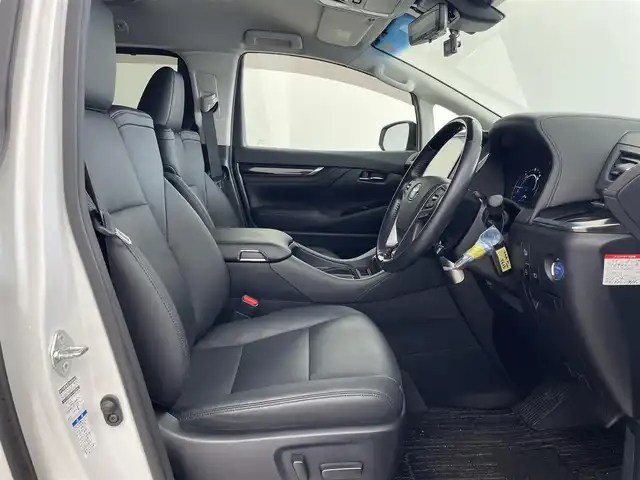 トヨタ アルファードハイブリット SR 埼玉県 2019(令1)年 5.1万km ホワイトパールクリスタルシャイン ４WD/純正10インチナビ/純正12インチフリップダウンモニター/トヨタセーフティーセンス/・プリクラッシュセーフティー/・レーントレーシングアシスト/・クリアランスソナー/・パーキングサポートブレーキ/・ブラインドスポットモニター/前後ドライブレコーダー/両側パワースライドドア/レーダークルーズコントロール/デジタルインナーミラー/バックカメラ/シートヒーター/エアシート/パワーシート/シートメモリー/Bluetooth/CD、DVD/LEDヘッドライト/LEDフォグランプ/オートライト/オートマチックハイビーム/純正フロアマット/純正アルミホイール