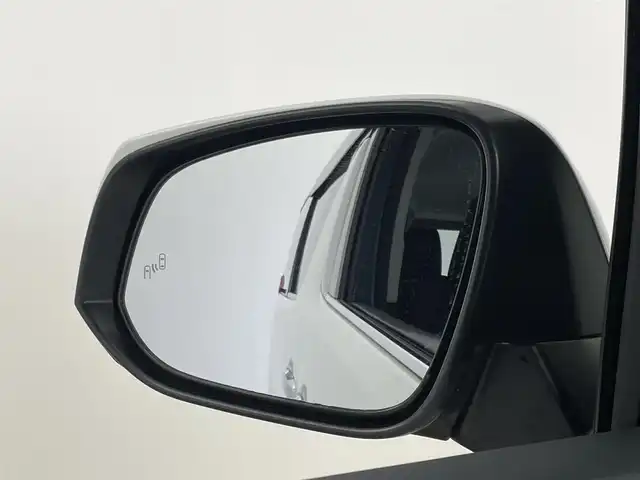 トヨタ アルファードハイブリット SR 埼玉県 2019(令1)年 5.1万km ホワイトパールクリスタルシャイン ４WD/純正10インチナビ/純正12インチフリップダウンモニター/トヨタセーフティーセンス/・プリクラッシュセーフティー/・レーントレーシングアシスト/・クリアランスソナー/・パーキングサポートブレーキ/・ブラインドスポットモニター/前後ドライブレコーダー/両側パワースライドドア/レーダークルーズコントロール/デジタルインナーミラー/バックカメラ/シートヒーター/エアシート/パワーシート/シートメモリー/Bluetooth/CD、DVD/LEDヘッドライト/LEDフォグランプ/オートライト/オートマチックハイビーム/純正フロアマット/純正アルミホイール