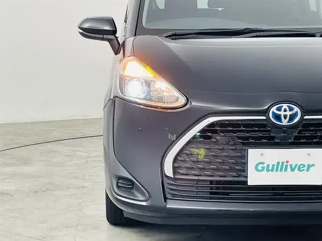 トヨタ シエンタ ハイブリッド G セーフティエディションⅡ 福島県 2022(令4)年 2.7万km ブラックマイカ プリクラッシュセーフティ/・レーンディパーチャーアラート/・オートマチックハイビーム/純正ナビ/・型番：NSCN-W68/・ワンセグTV/Bluetooth/CD/DVD/・バックカメラ/・ETC/・前後ドライブレコーダー/クルーズコントロール/両側パワースライドドア/革巻きステアリング/・ステアリングリモコン/・ステアリングヒーター/シートヒーター(運転席/助手席)/プッシュスタート/・スマートキー/LEDヘッドライト/・オートライト/電動格納ミラー/純正フロアマット/ドアバイザー