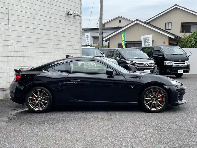 トヨタ ８６ GT ブラックリミテッド 大分県 2020(令2)年 7.6万km クリスタルブラックシリカ ワンオーナー/ブラックハーフレザーシート/純正メモリナビ NSZT-W68T/【フルセグ/DVD/BTオーディオ】/バックカメラ/純正17インチアルミホイール/前後ブレンボキャリパー/TRDドアスタビライザー/クルーズコントロール/前席シートヒーター/ETC/LEDヘッドライト/LEDフォグランプ/オートライト/リアフォグランプ/レザーステアリング/ステアリングリモコン/パドルシフト/チルトステアリング/運転席シートリフター/エンジンプッシュスタート/横滑り防止装置/フロアマット/電動格納ミラー/サイド&Wエアバッグ/ABS/スマートキー×2/オールオートパワーウィンドウ/保証書/車両取説/ナビ取説