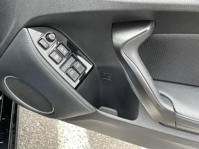 トヨタ ８６ GT ブラックリミテッド 大分県 2020(令2)年 7.6万km クリスタルブラックシリカ ワンオーナー/ブラックハーフレザーシート/純正メモリナビ NSZT-W68T/【フルセグ/DVD/BTオーディオ】/バックカメラ/純正17インチアルミホイール/前後ブレンボキャリパー/TRDドアスタビライザー/クルーズコントロール/前席シートヒーター/ETC/LEDヘッドライト/LEDフォグランプ/オートライト/リアフォグランプ/レザーステアリング/ステアリングリモコン/パドルシフト/チルトステアリング/運転席シートリフター/エンジンプッシュスタート/横滑り防止装置/フロアマット/電動格納ミラー/サイド&Wエアバッグ/ABS/スマートキー×2/オールオートパワーウィンドウ/保証書/車両取説/ナビ取説