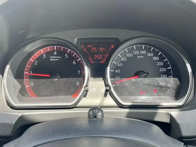 日産 ノート ニスモS 熊本県 2015(平27)年 2.6万km ブリリアントシルバー ワンオーナー/MT車/プッシュスタート/純正ナビ/（CD・フルセグTV・BTオーディオ・SD）/バックカメラ/ETC/純正17インチAW/LEDヘッドライト/オートライト/フォグライト/純正フロアマット/純正ドアバイザー/新車保証書/取扱説明書/スマートスペアキー×1本